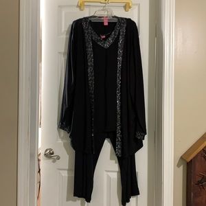 Woman within pantsuit 32W